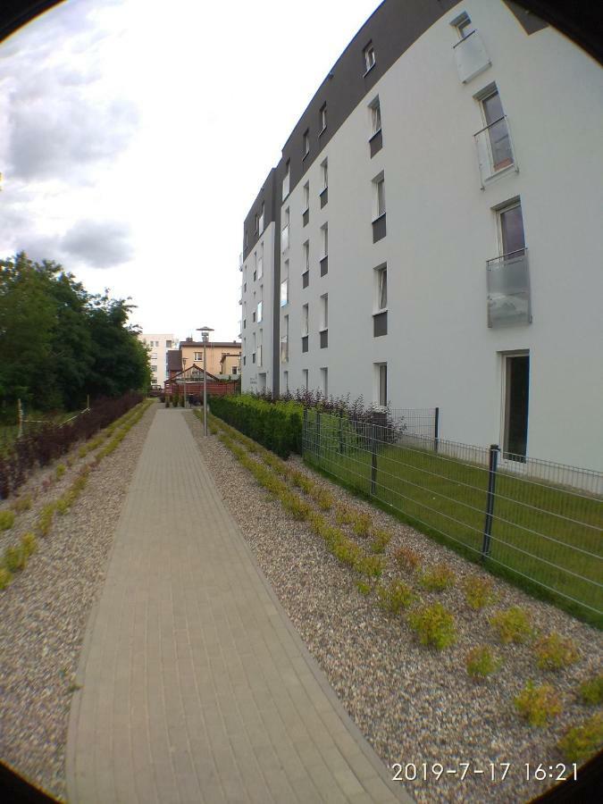 1120 Smialego 41 - Tanie Pokoje W Apartamencie - Samodzielne Zameldowanie - Self Check In Poznan Exterior photo