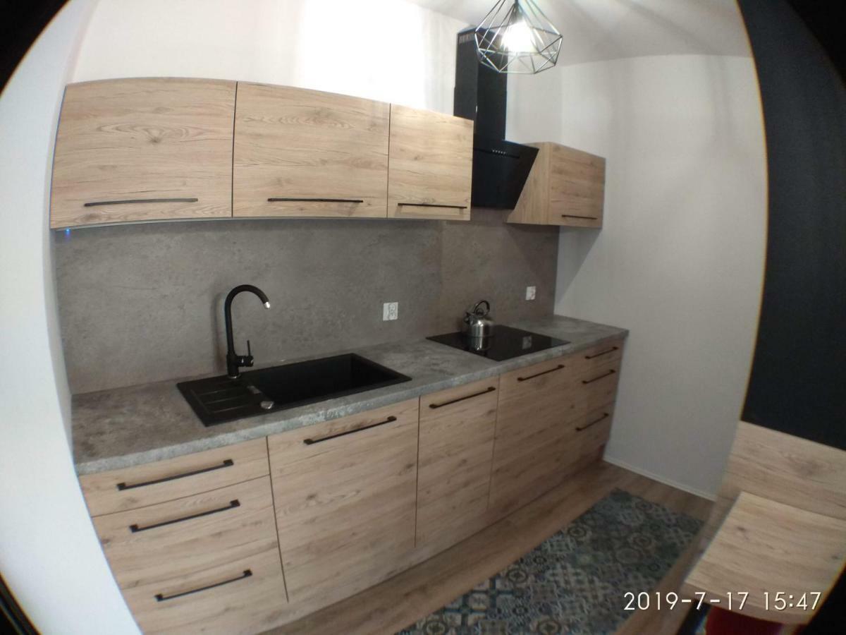 1120 Smialego 41 - Tanie Pokoje W Apartamencie - Samodzielne Zameldowanie - Self Check In Poznan Exterior photo